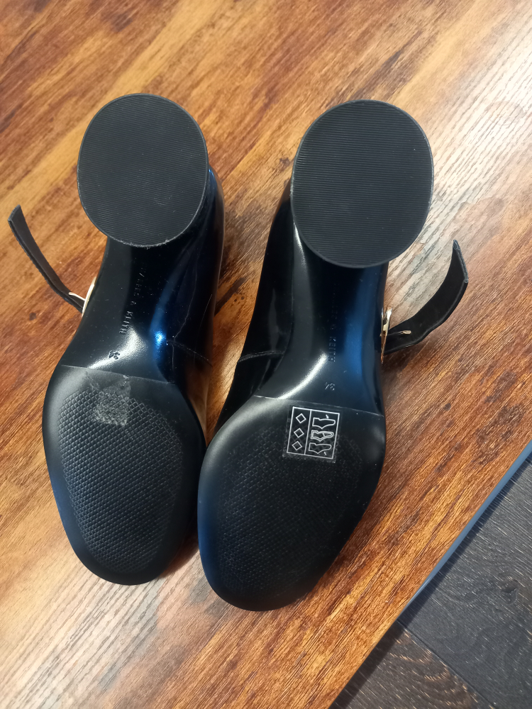 Charles & Keith Black Heels - Size 36 - photo 3