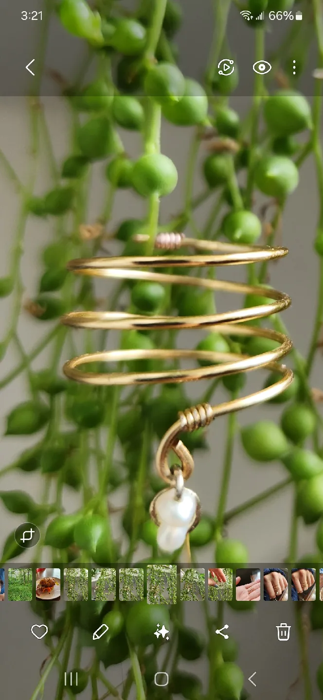 Gold Pearl Coil Ring image indicator(5)