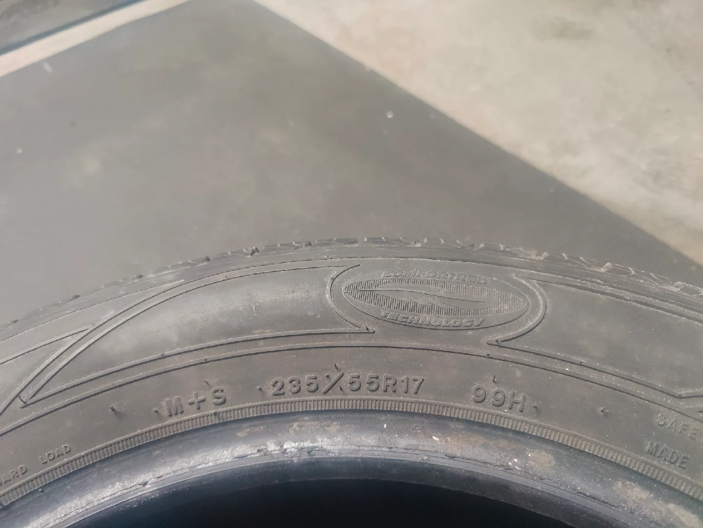 Goodyear Assurance Tires 235/55R17 99H All seasons image indicator(9)