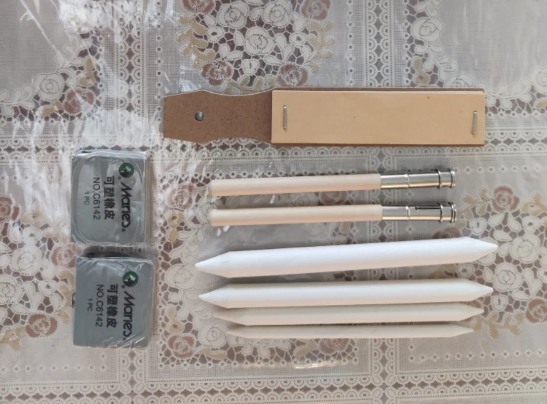 Art Blending Stumps, Erasers and Sanding Set image indicator(4)