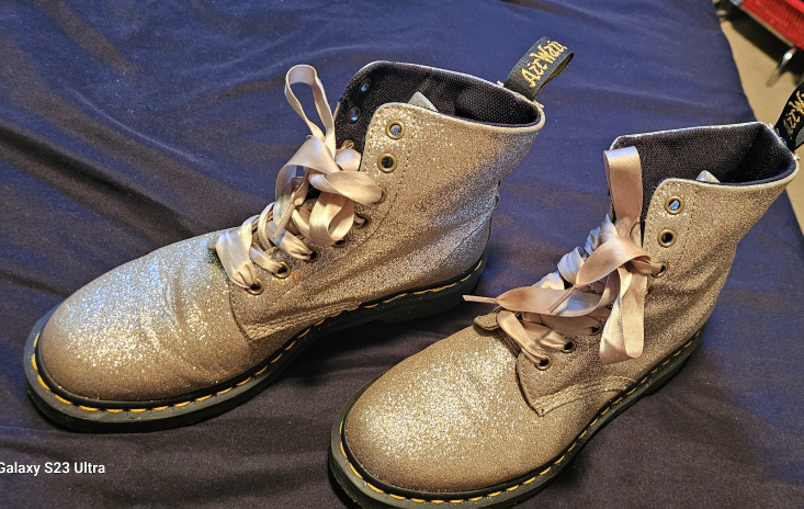 Dr. Martens Ariat Pascal Glitter Boots - Size 9 - photo 5