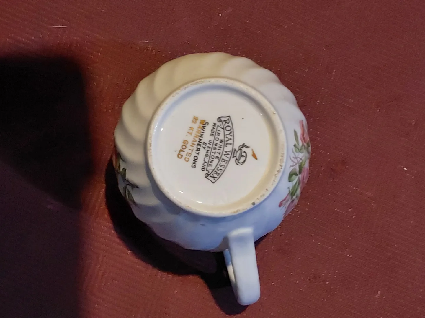 Royal Wesson Ironstone Creamer and Saucers image indicator(6)