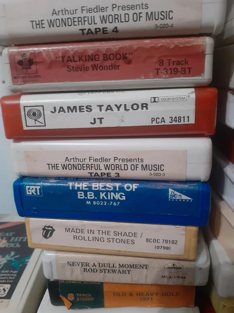 8track cassettes and player image indicator(4)