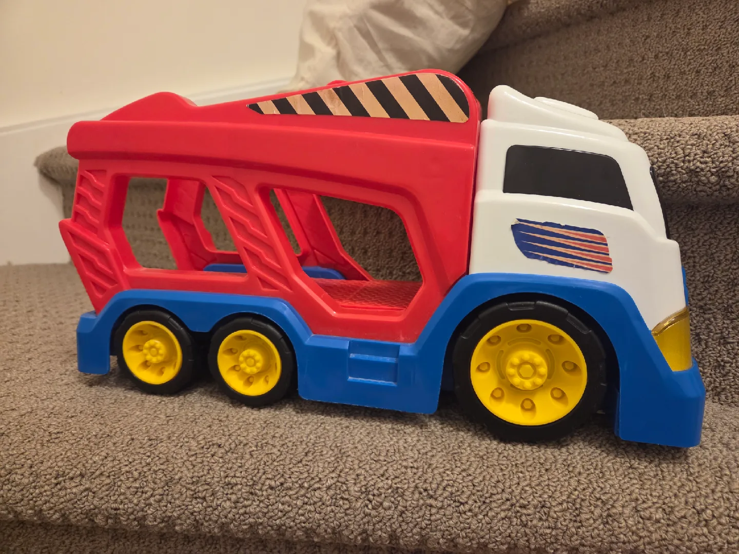 Pato Toy Car Carrier Truck image indicator(2)