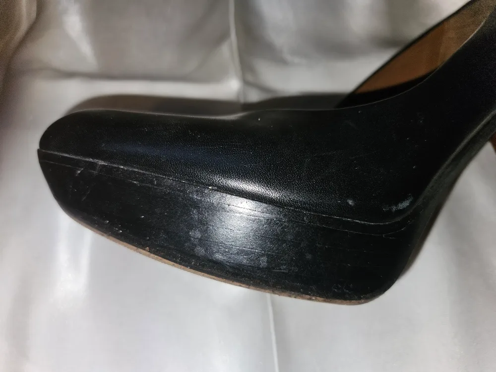 Handmade Italian Black Leather High Heel Platform Pumps image indicator(4)
