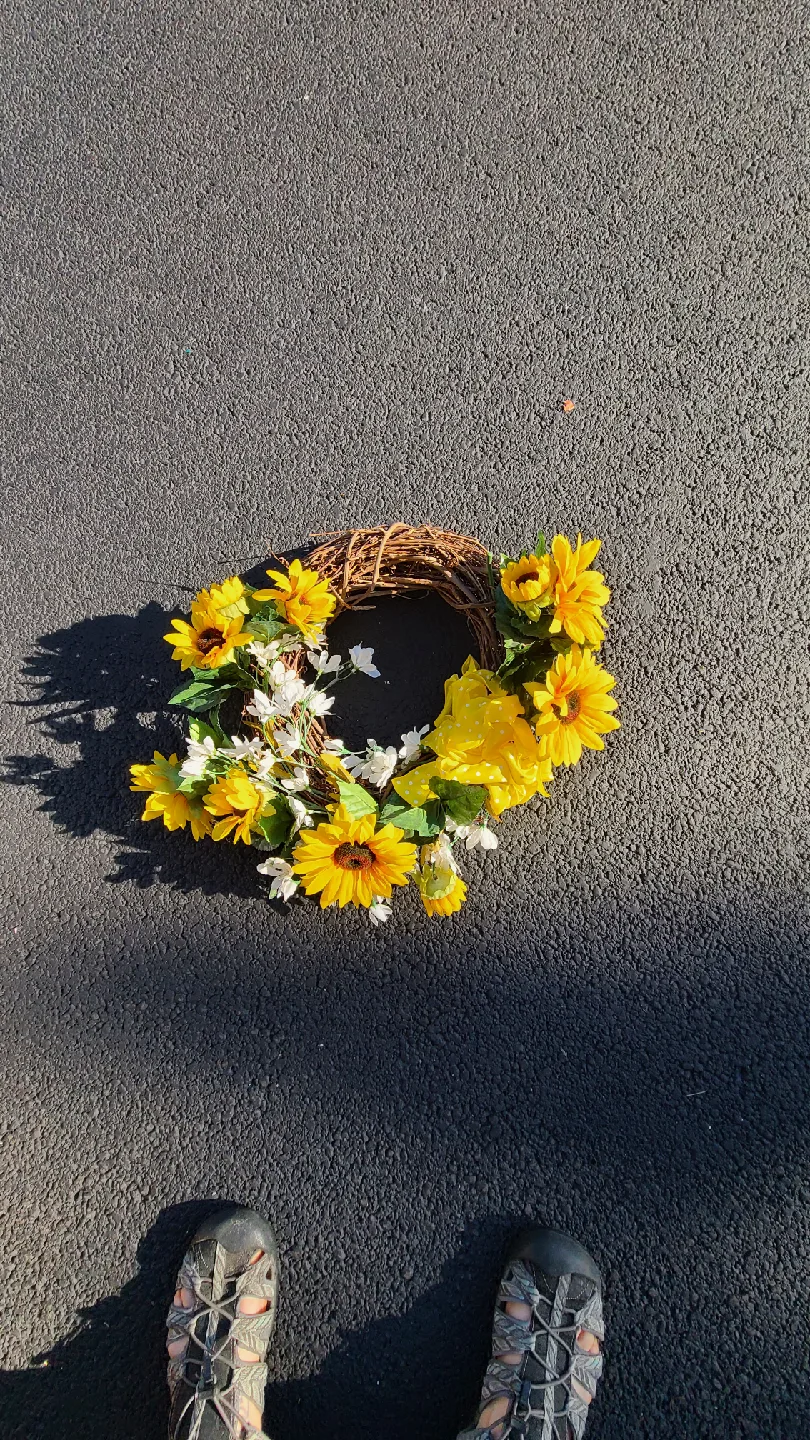 Sunflower Wreath thumbnail
