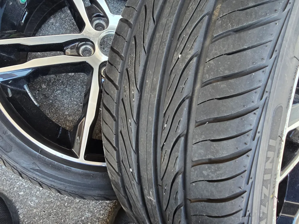 Set of 4 Mazzini Tires with Rims image indicator(2)