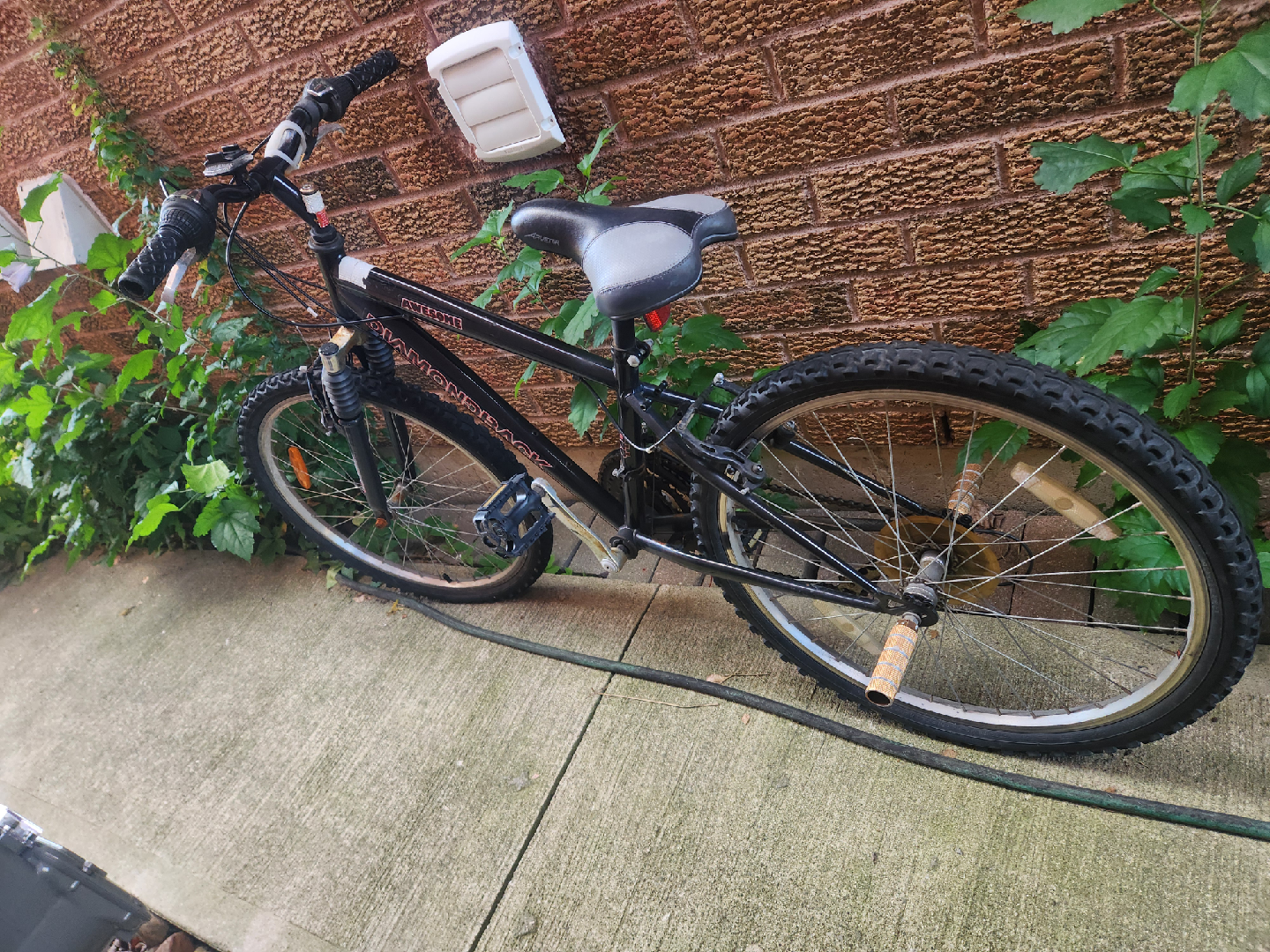 Diamondback Awesome Mountain Bike - photo 5