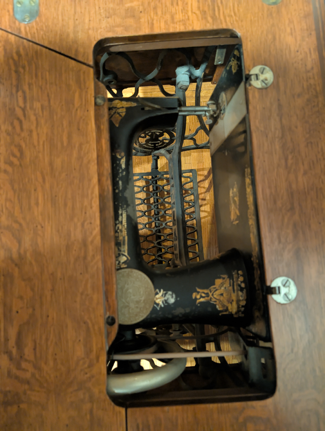 Antique Singer Sewing Machine Table - photo 2