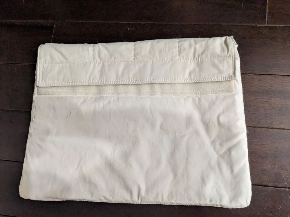 🥕15" Laptop Sleeve image indicator(2)