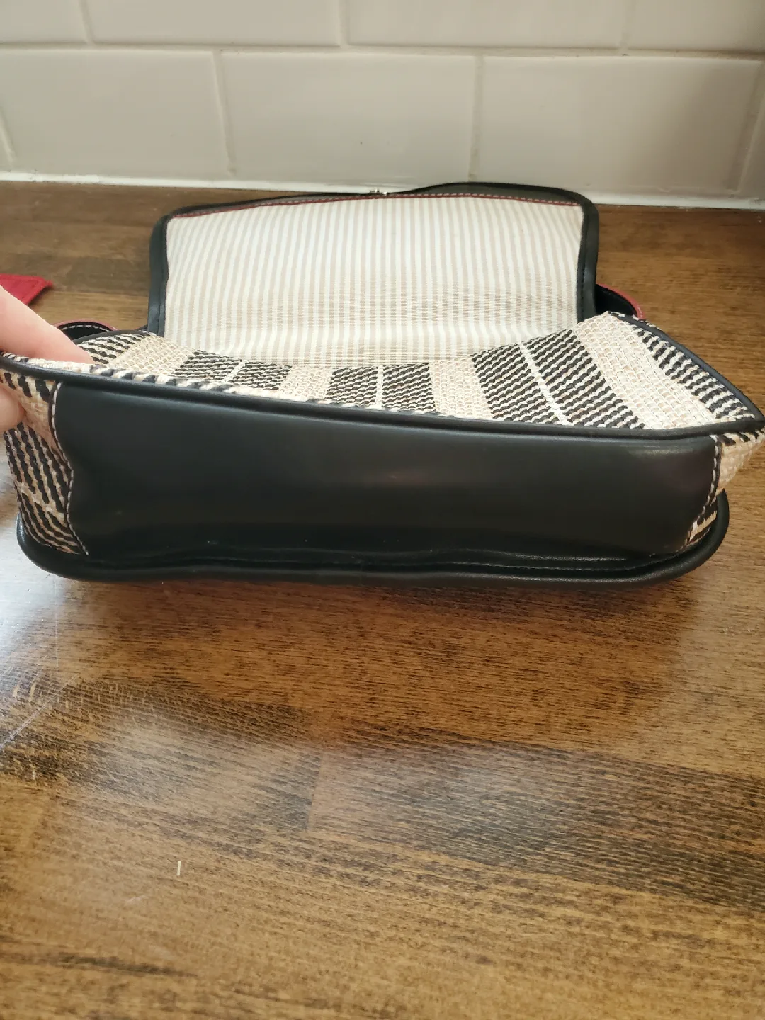 Tommy Hilfiger Crossbody Bag image indicator(3)