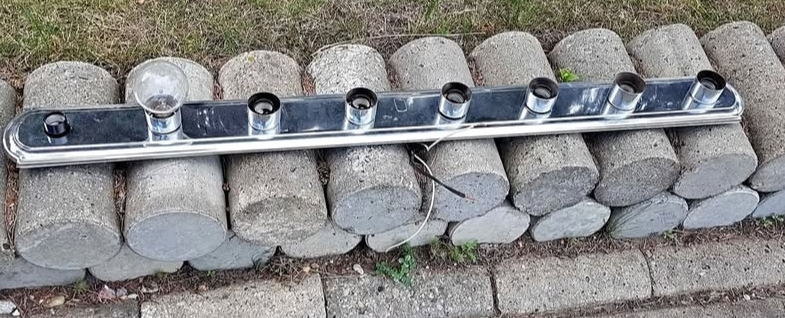 Track lighting & Multiple light bar