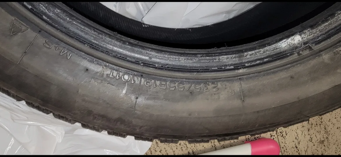 Uniroyal Winter Tire 235/55R19 image indicator(2)