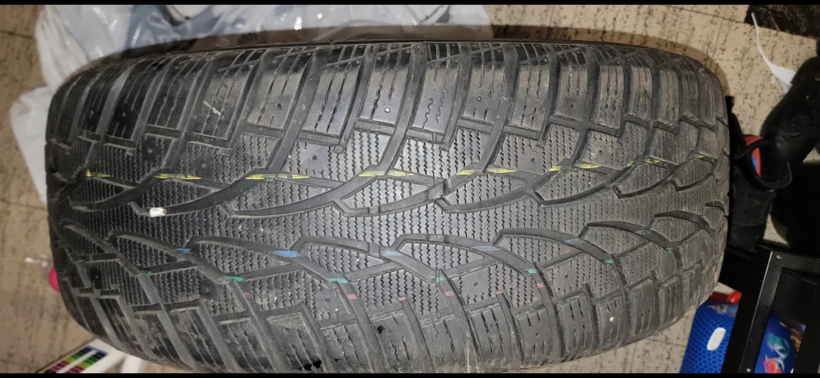 Uniroyal Winter Tire 235/55R19 image indicator(5)