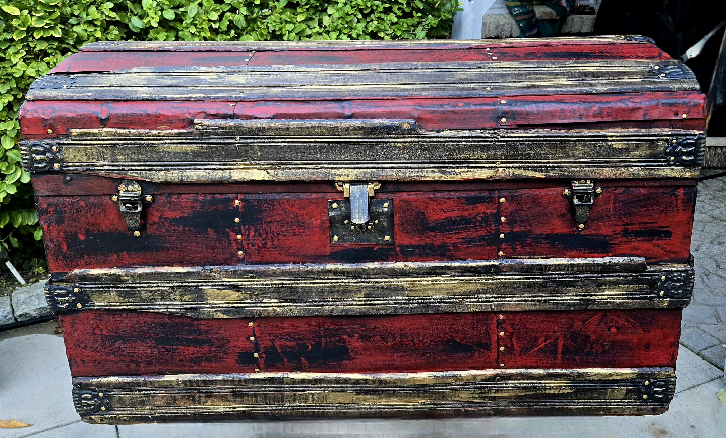 Antique Style Red and Gold  Steamer Trunk - photo 2