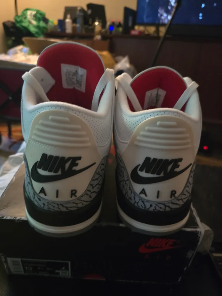 Nike Air Jordan 3 Retro White Cement thumbnail