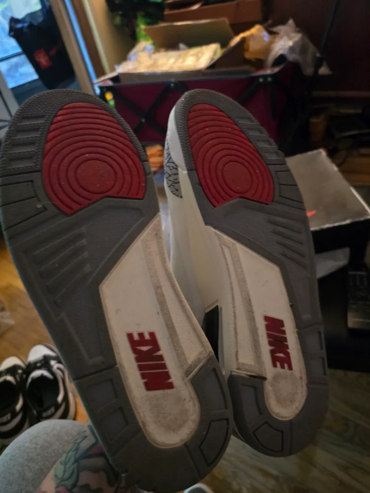 Nike Air Jordan 3 Retro White Cement image indicator(2)