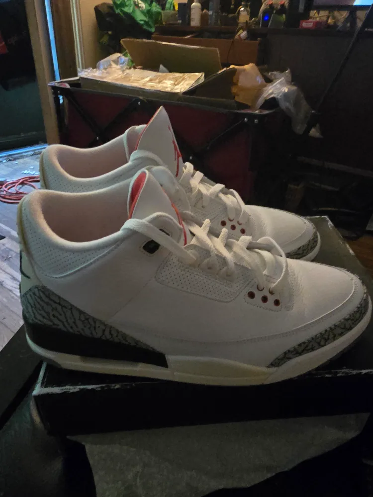 Nike Air Jordan 3 Retro White Cement image indicator(3)