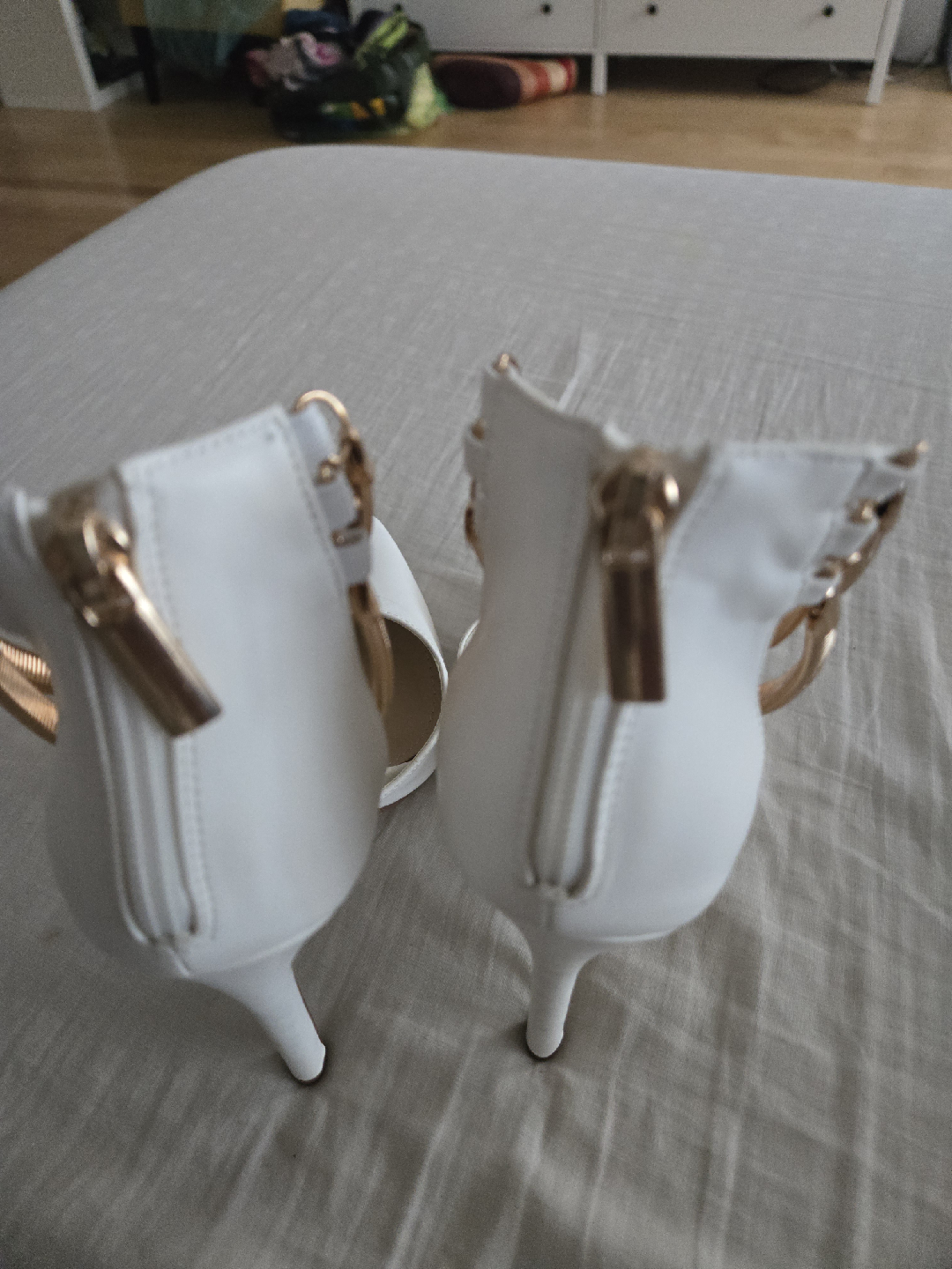 JustFab White Heels with Gold Ankle Detail - photo 5