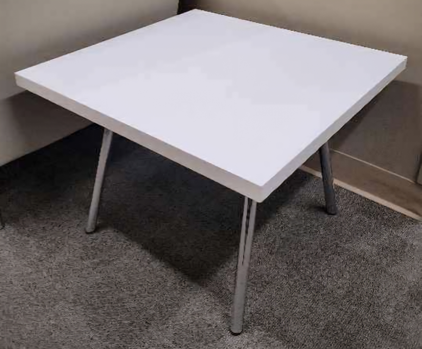 Set of 2 White side tables