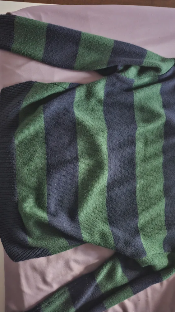 Shein Striped Sweater - Size L image indicator(3)