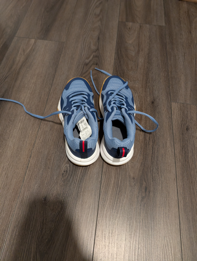 Decathlon Boys Badminton Shoes US 4 - photo 2