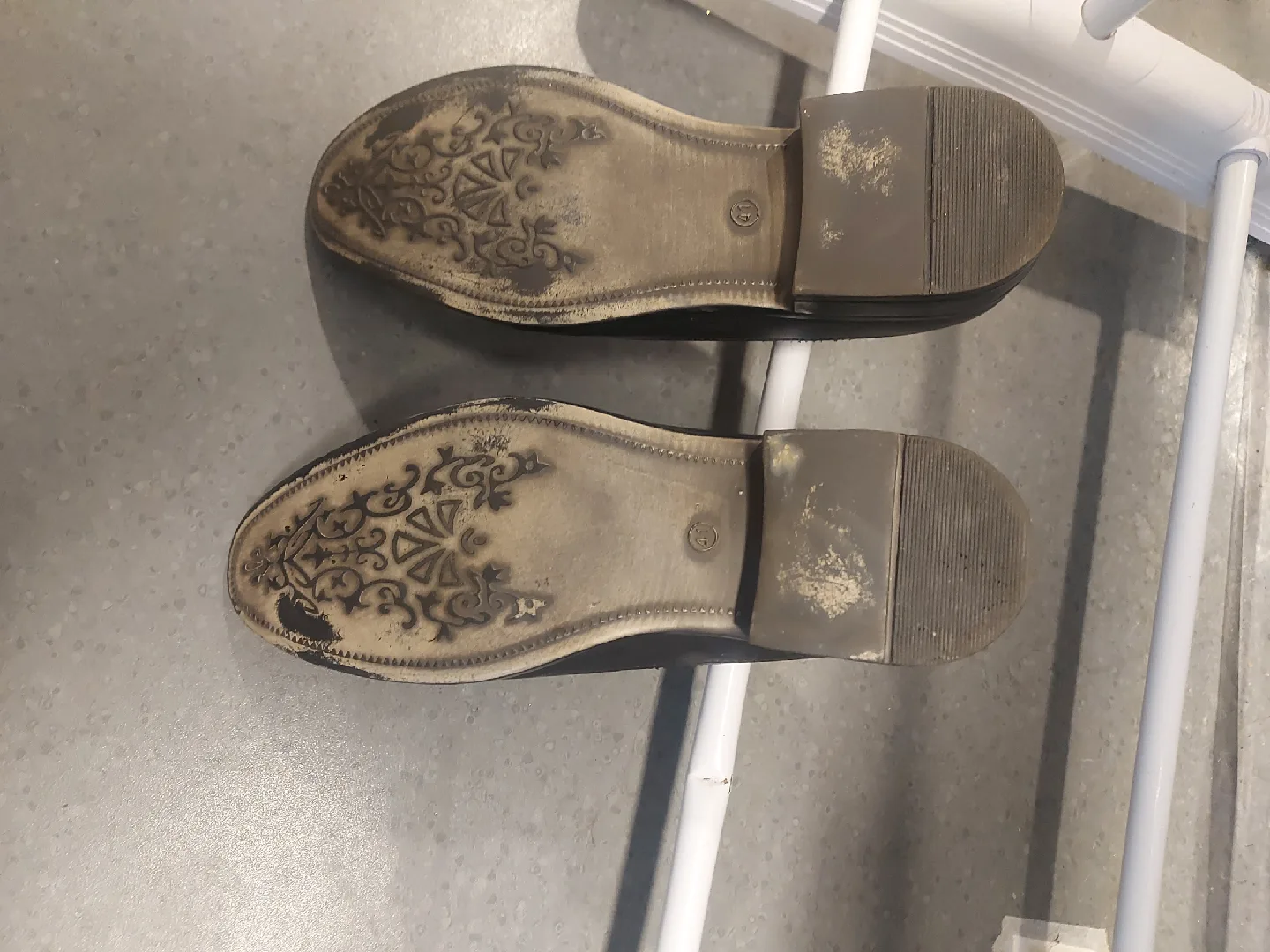 ***MEN'S LEATHER LOAFERS*** image indicator(5)