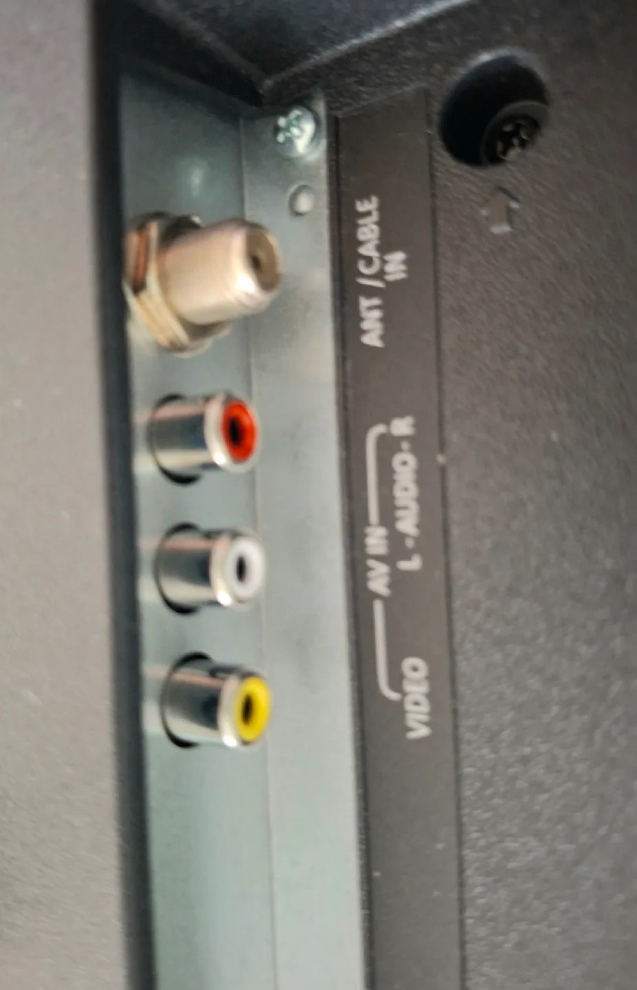 Insignia TV 32 inch image indicator(3)