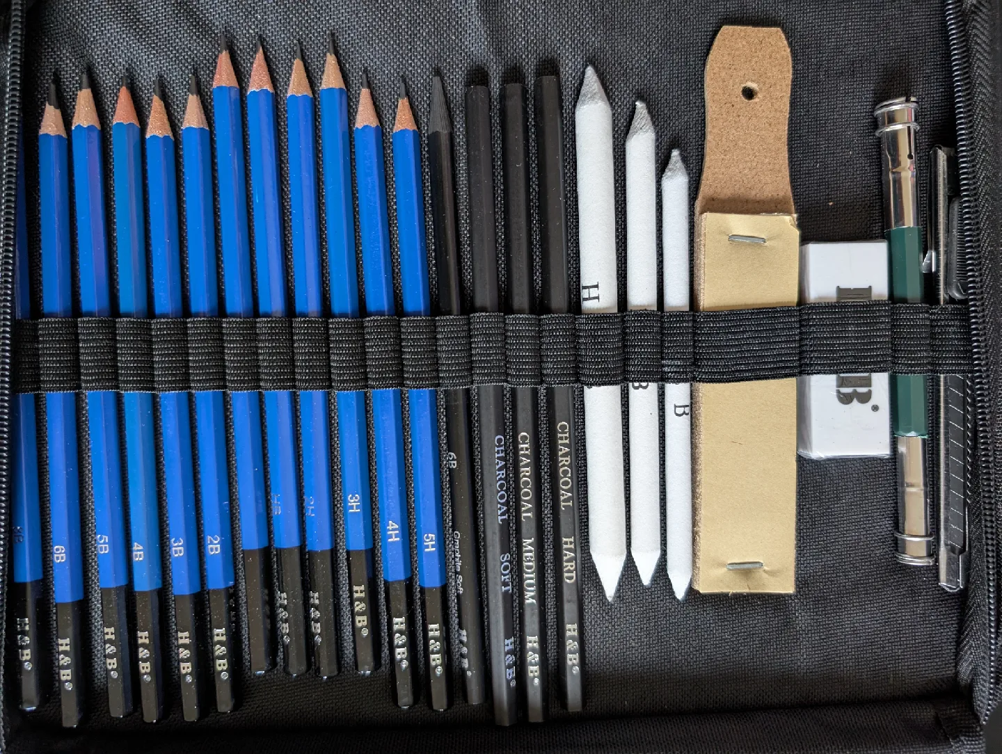 H&B 144 Piece Pencil Crayon and Drawing Pencil Set image indicator(7)