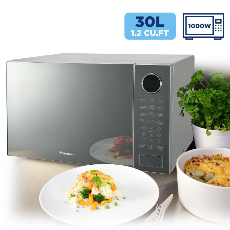 Westinghouse 30L Microwave - Like New!