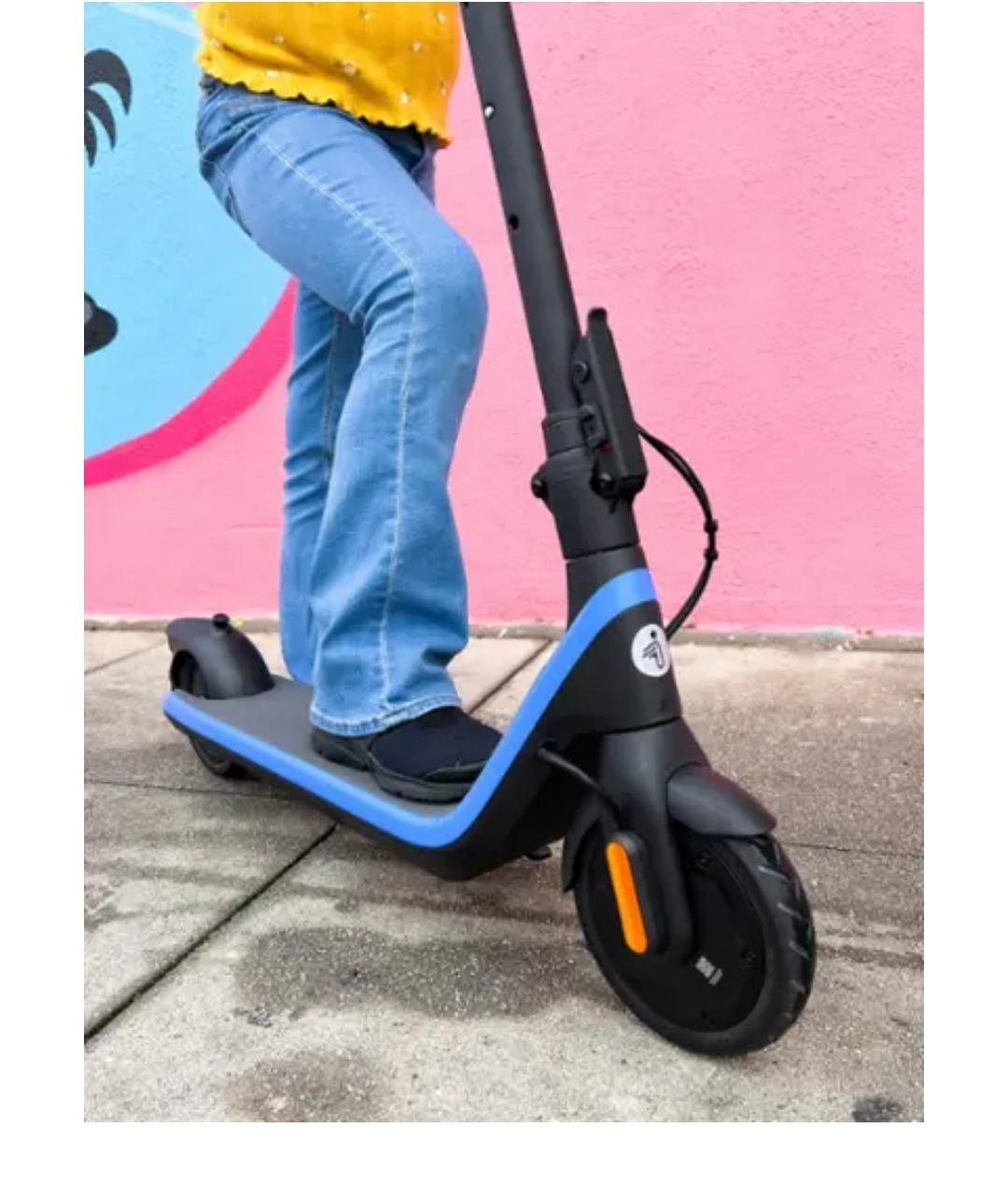 Segway - C2 Pro Kids Electric Scooter w/7.5 mi - Black - photo 4