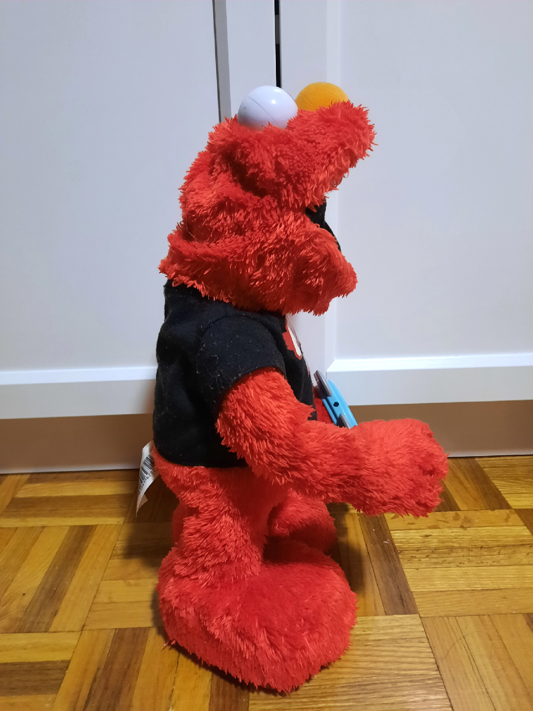 Interactive Sesame Street Let's Rock Elmo Toy - photo 2