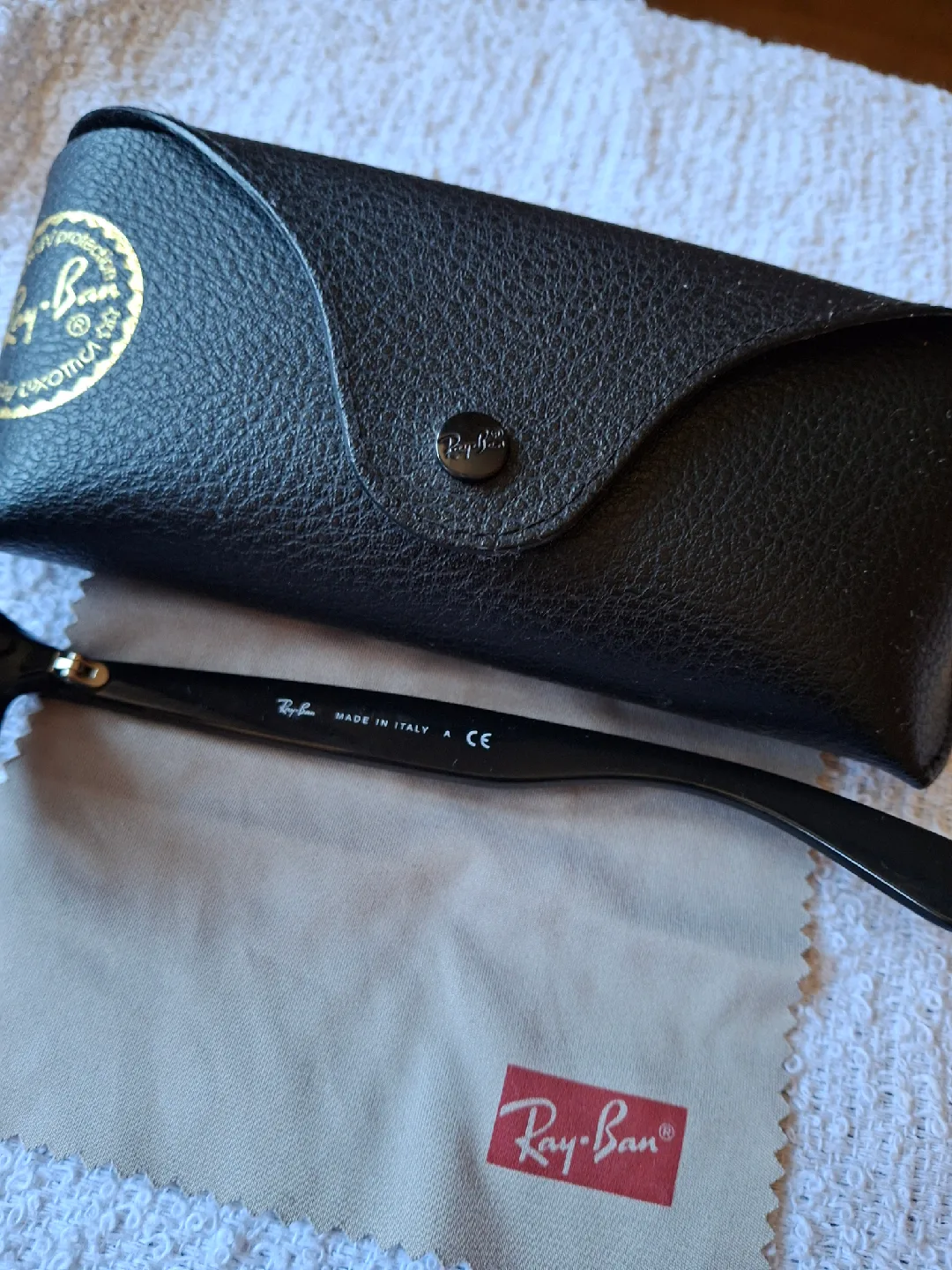 Ray-Ban RB 4202 Andy Sunglasses - Black image indicator(3)