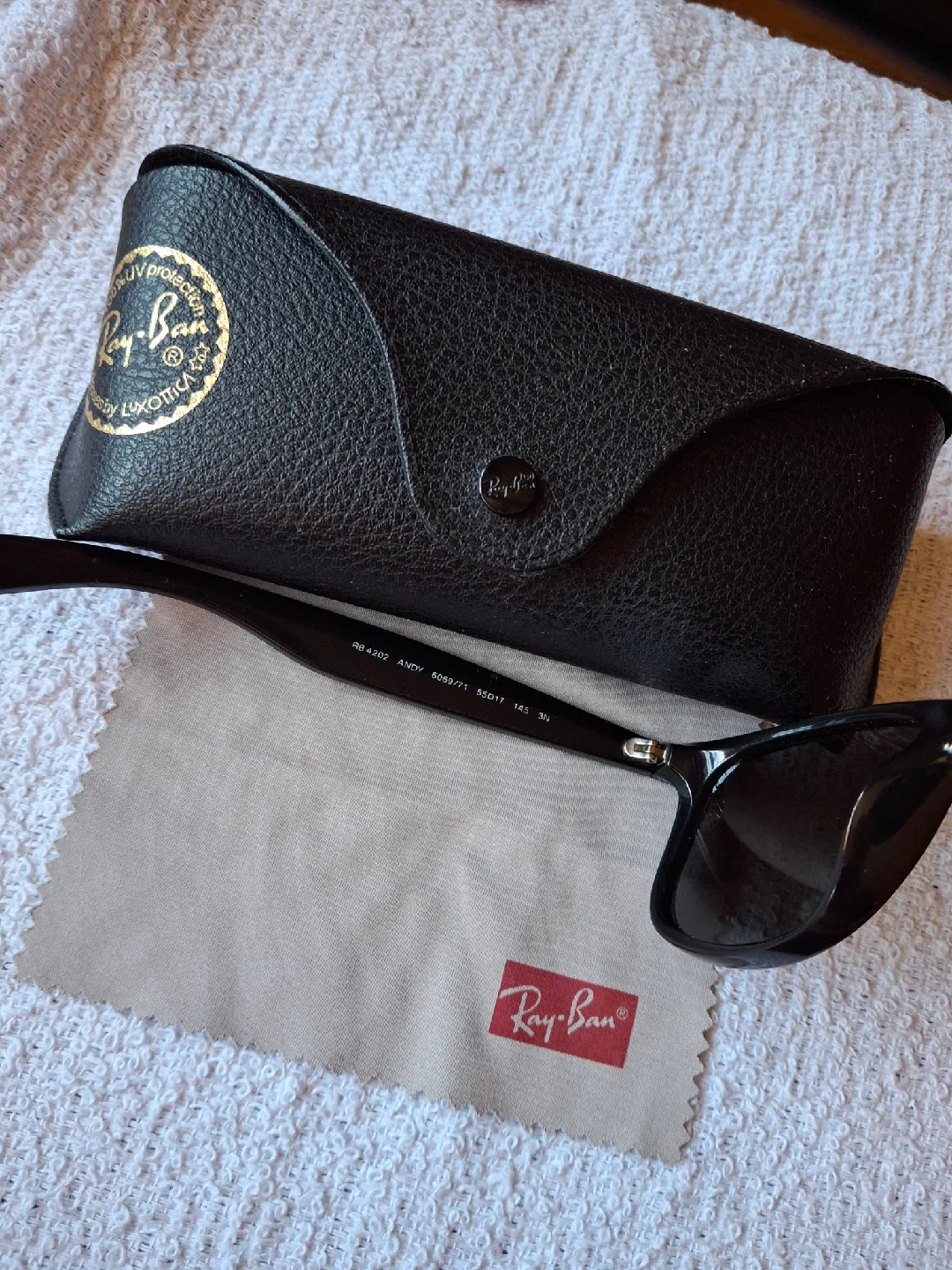 Ray-Ban RB 4202 Andy Sunglasses - Black image indicator(4)
