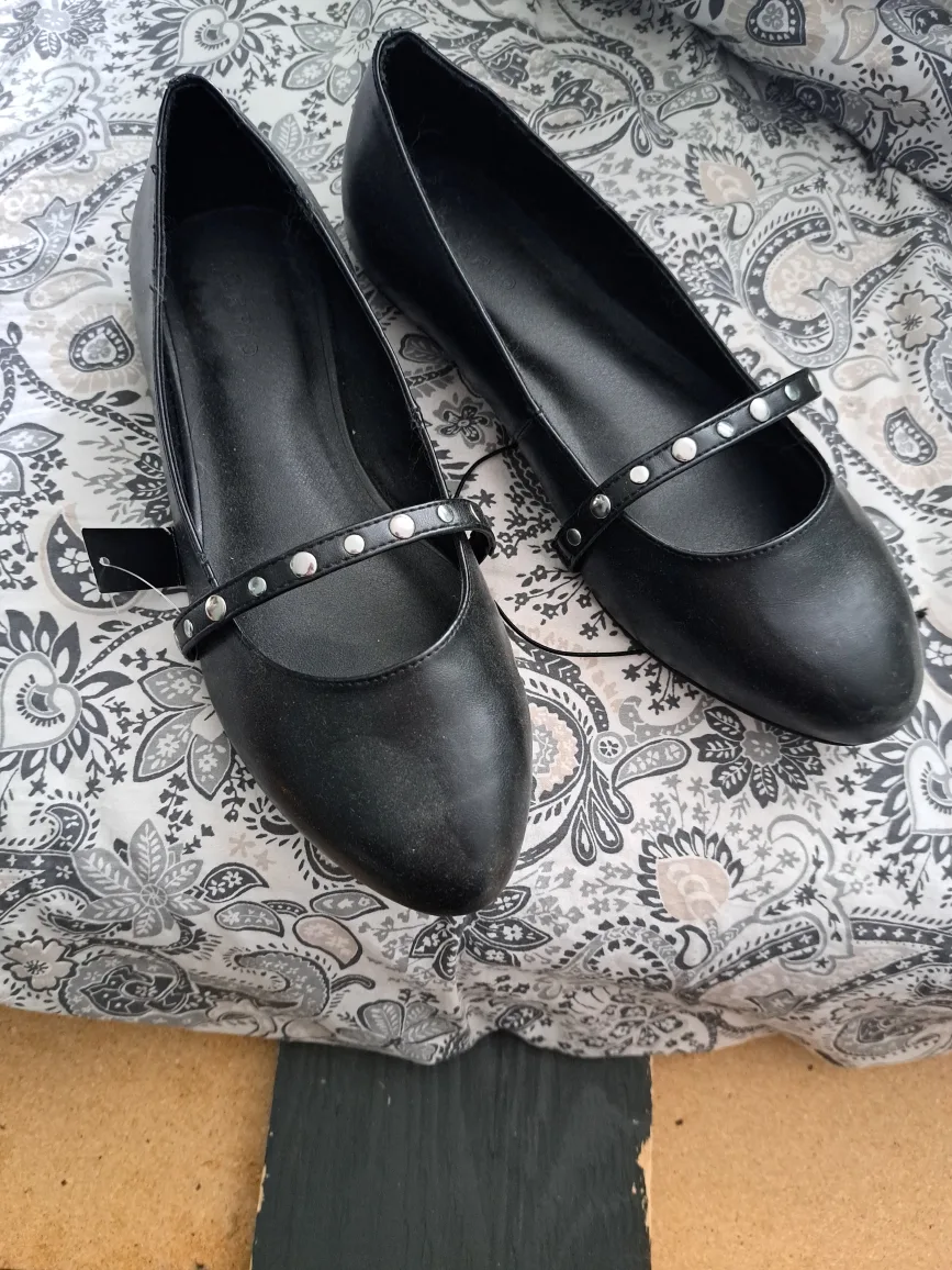 Black Mary Jane Shoes thumbnail