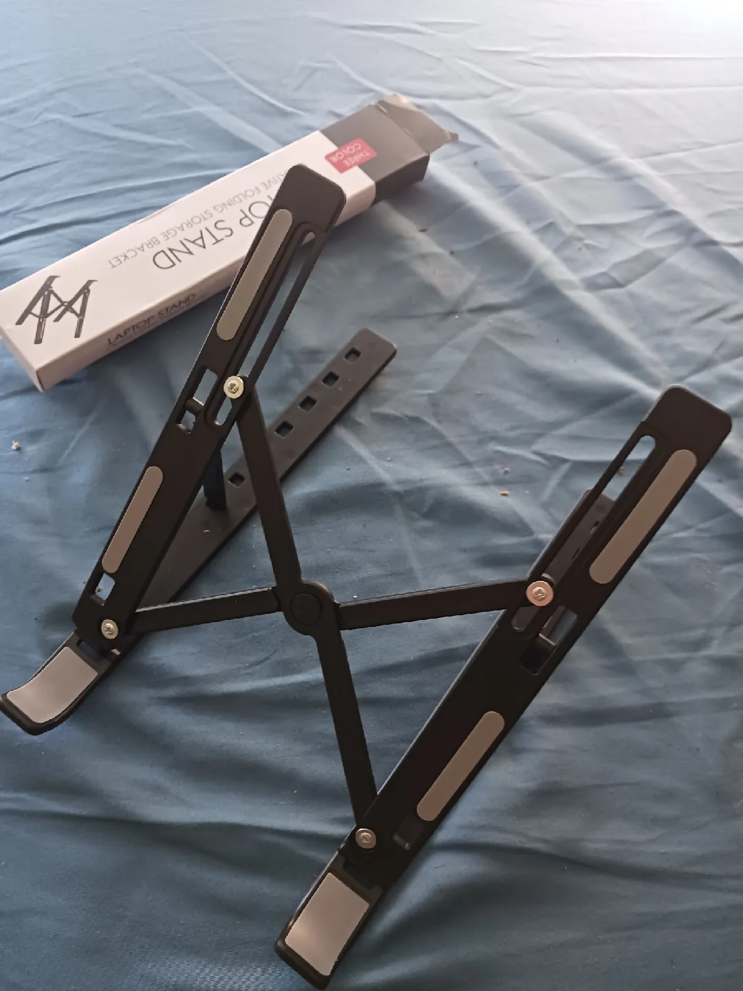 Laptop Stand - Creative Folding Storage Bracket image indicator(2)