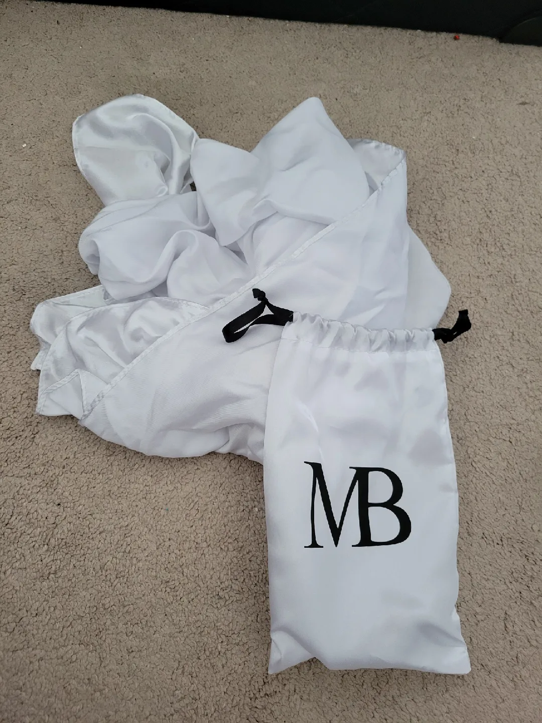 White Scarf Set with Bag thumbnail