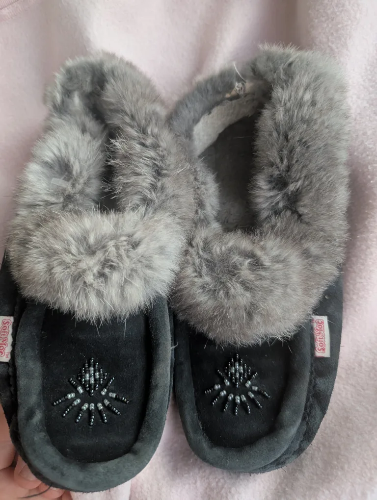 SoftMoc Slippers size 9/9.5 thumbnail