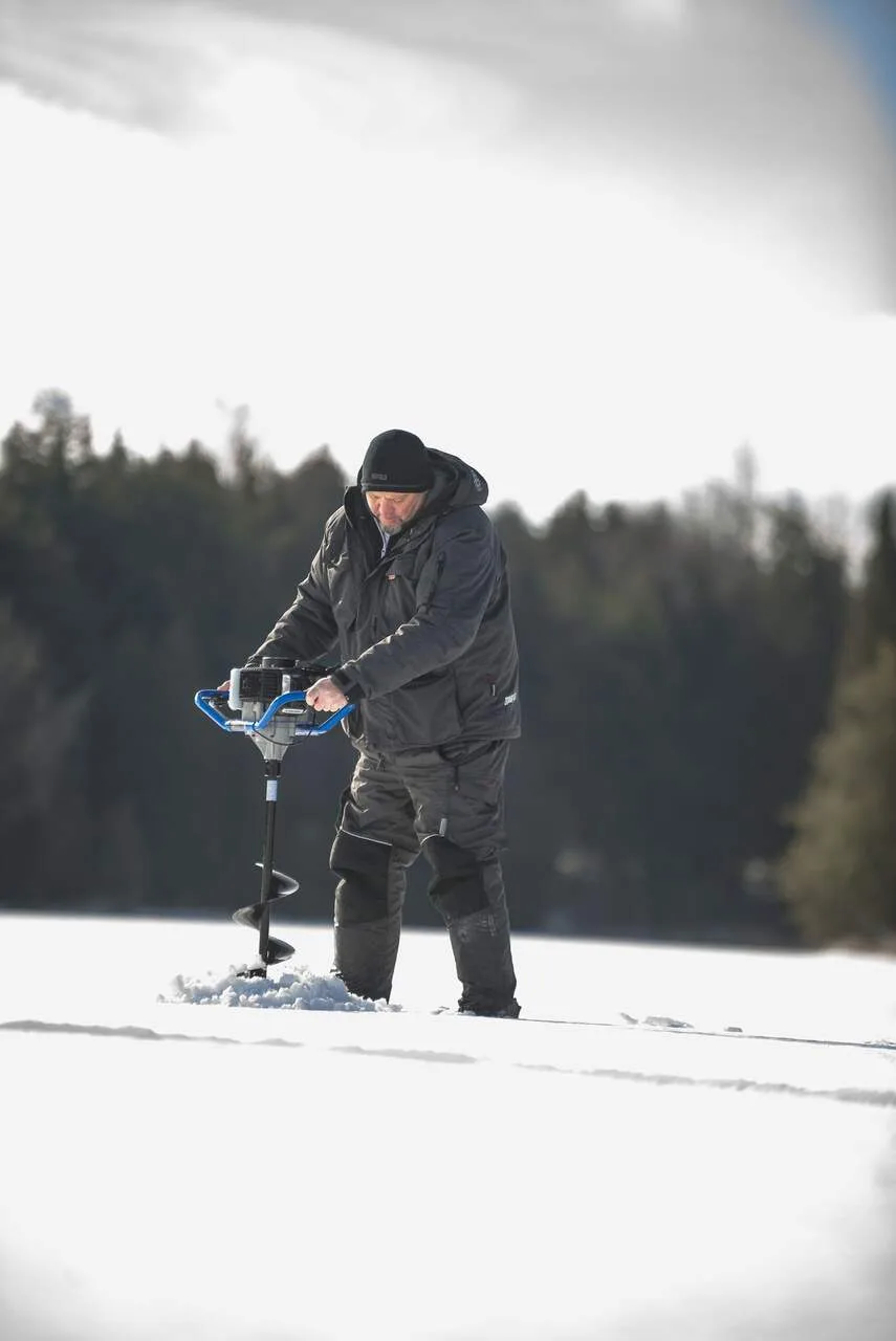 *NEW* Rapala Cyclone 33cc Auger 8" Ice Fishing Drill image indicator(4)