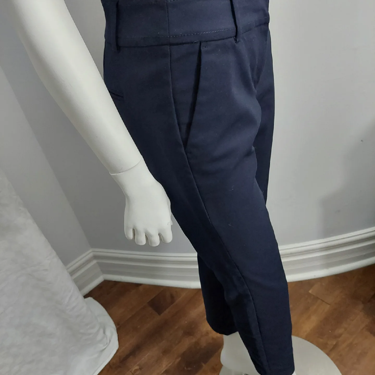 RW&CO Navy Blue Slim Ankle Pants - Size 6 image indicator(3)