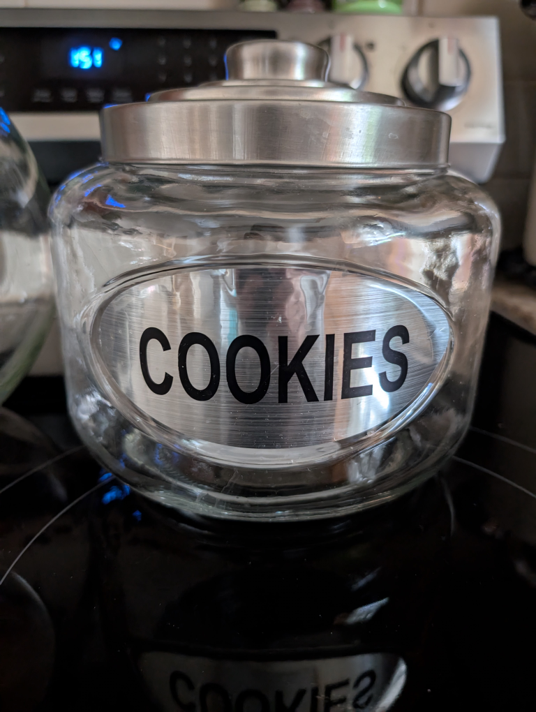 Two Glass Cookie Jars 🥕 - photo 2
