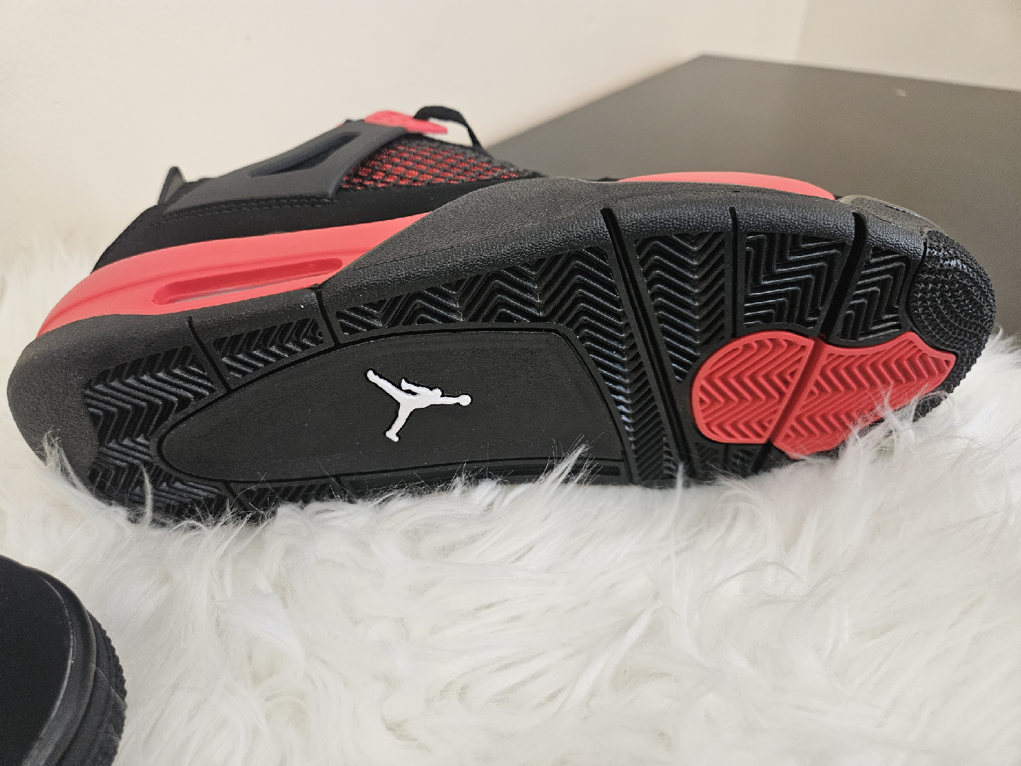 Jordan 4s Red Thunders - photo 3