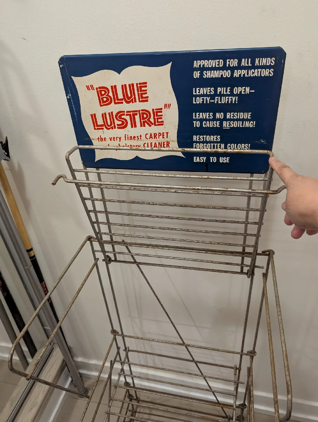 Vintage Blue Lustre Foldable Carpet Cleaner Display Rack image indicator(5)