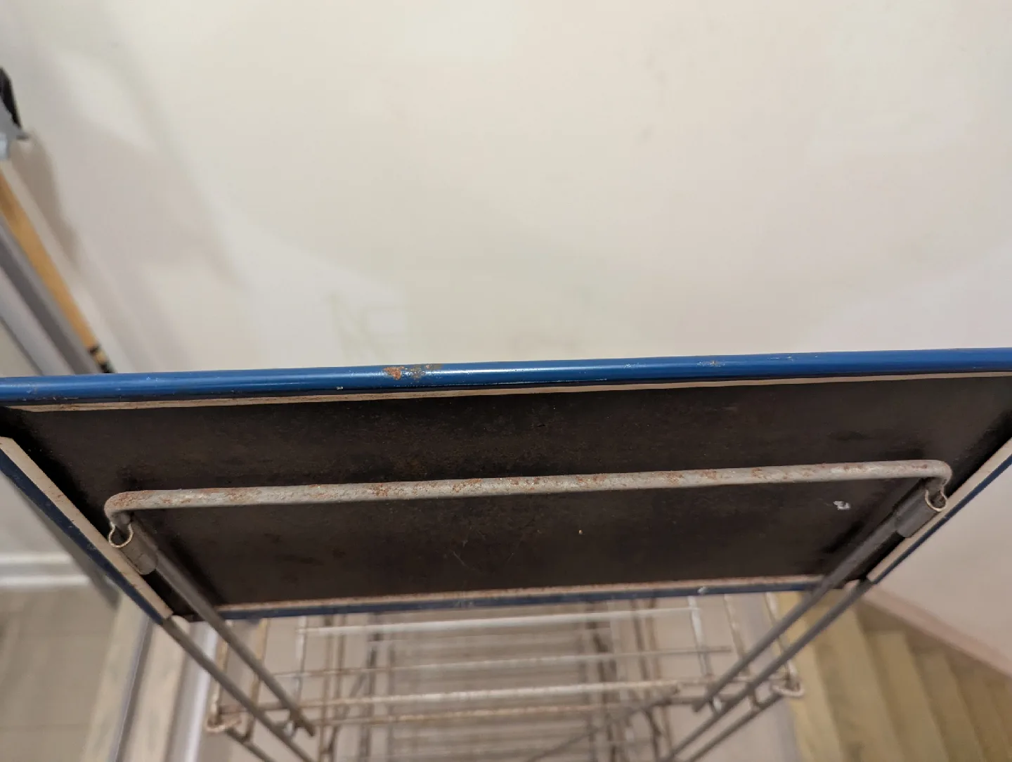 Vintage Blue Lustre Foldable Carpet Cleaner Display Rack image indicator(10)