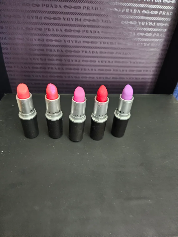 MAC Lipstick Lot - Assorted Colours thumbnail