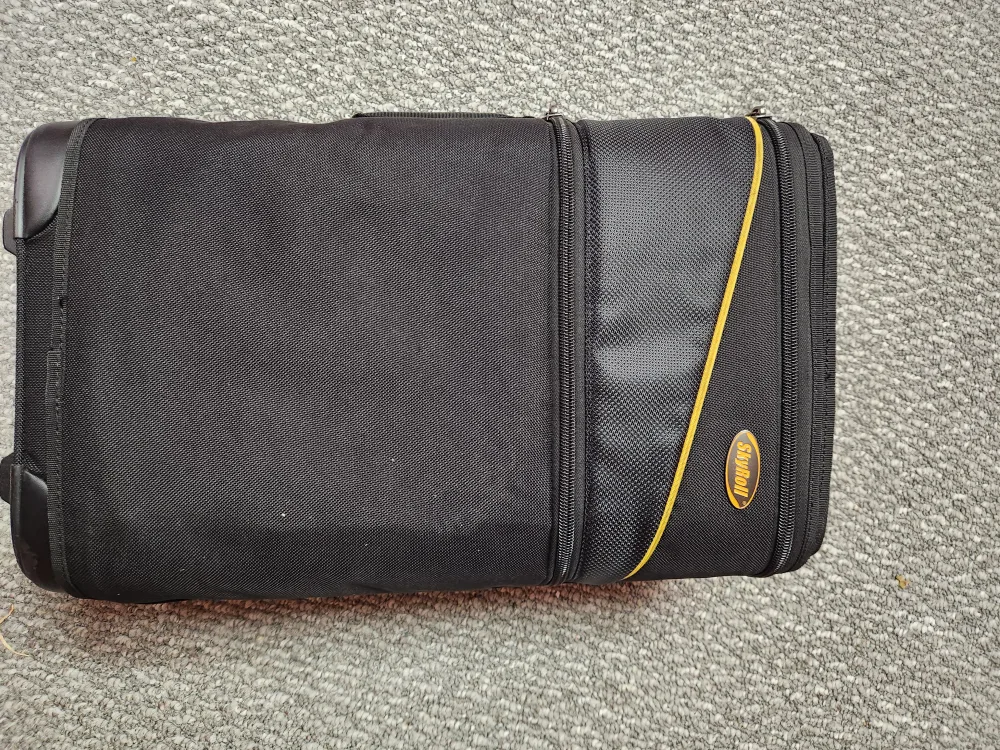 Skyroll Garment Bag - Black image indicator(3)