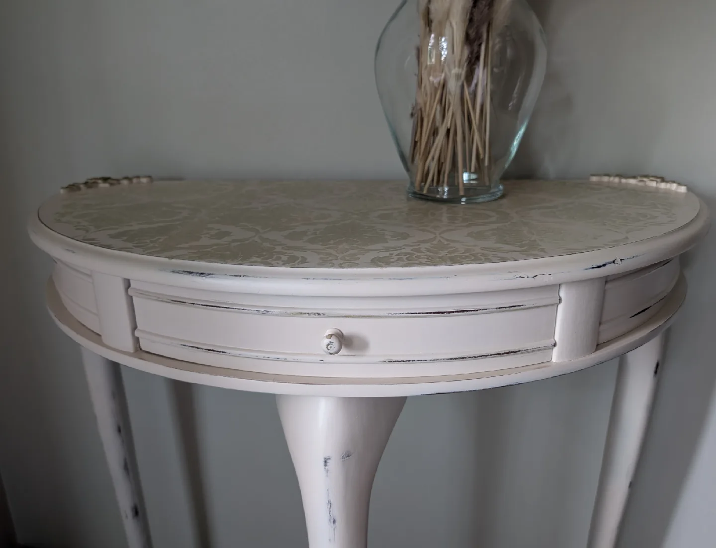 Vintage Cream Painted Accent Table image indicator(6)