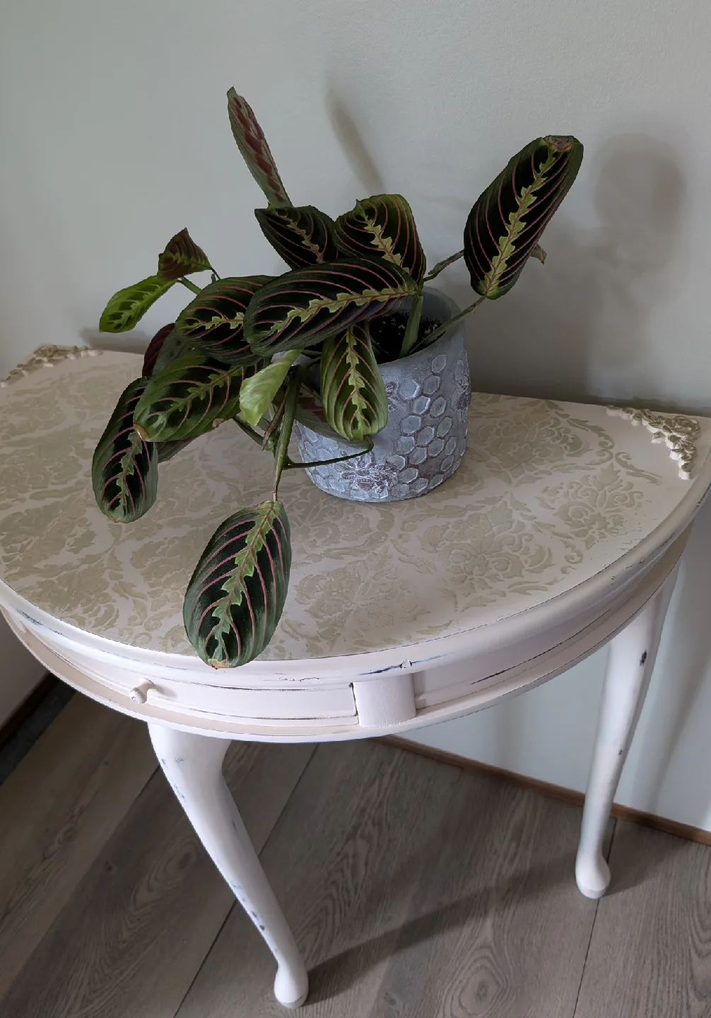 Vintage Cream Painted Accent Table image indicator(8)