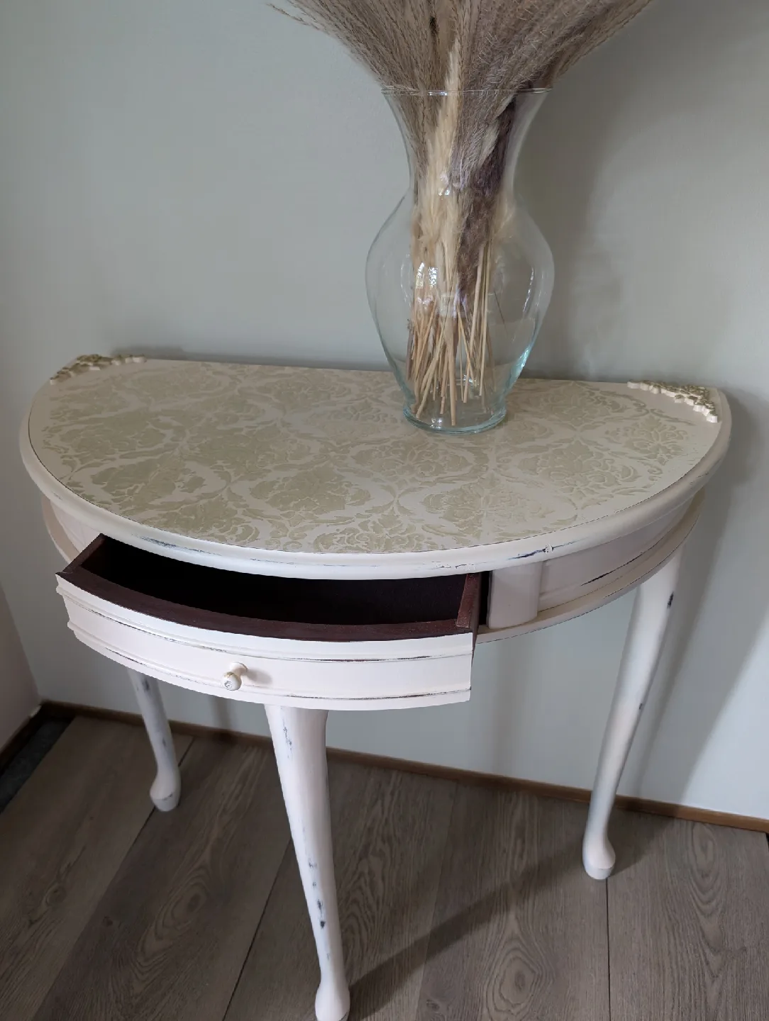 Vintage Cream Painted Accent Table image indicator(9)