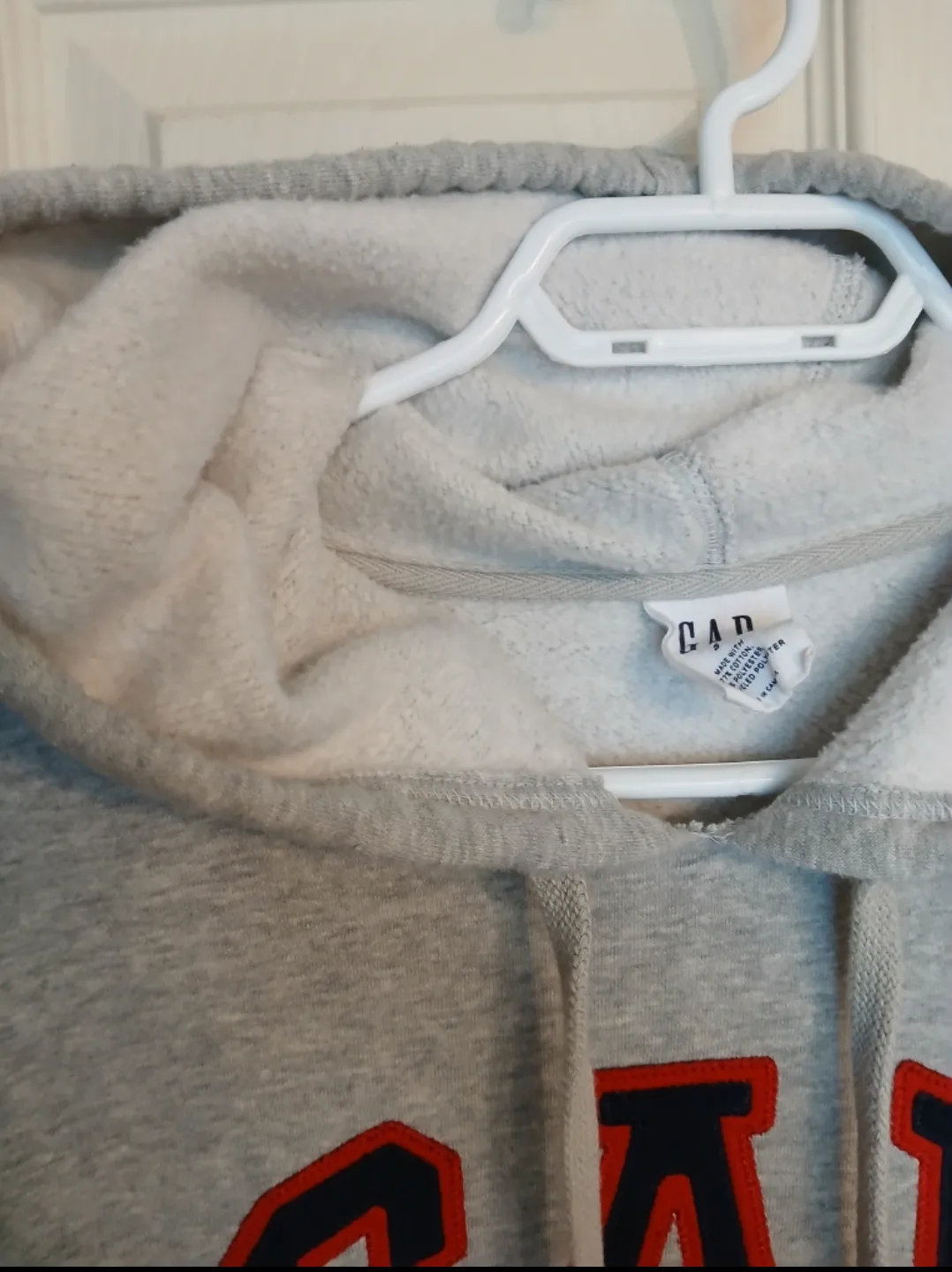 GAP Grey Hoodie S/ M size image indicator(3)